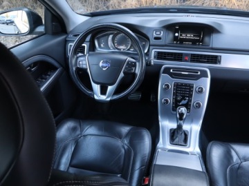 Volvo V70 III Kombi Facelifting 2.0 D4 DRIVE-E 181KM 2015 Volvo V70 D4, 178 KM, Automat, Skóra, Navi, Xenon, zdjęcie 6