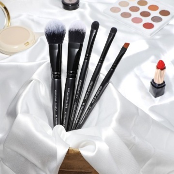 Набор кистей Jade из 5 предметов Essential brush Black