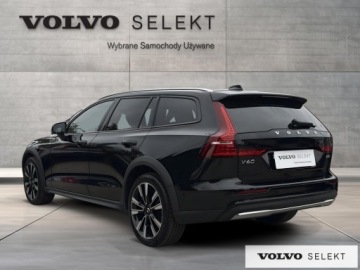 Volvo V60 II  Kombi Facelifting 2.0 B5 250KM 2024 Volvo V60 Cross Country V60 CC Plus B5 B AWD aut,, zdjęcie 2