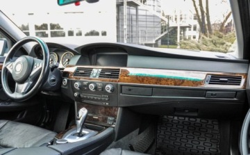 BMW Seria 5 E60 Sedan 3.0 530i 272KM 2007 BMW Seria 5 3,0 (272KM) 2007 r. Lift Skory Automat 3.0 Benzyna 272KM, zdjęcie 9