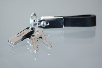 Флеш-накопитель USB-память SANDISK CRUZER FLAIR 3.0 128 ГБ 150 МБ/С МЕТАЛЛ