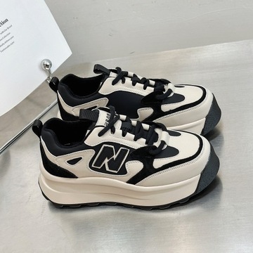 Кожано-флисовая осенняя новая женская спортивная обувь на платформе