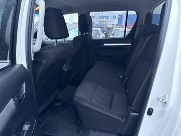 Toyota Hilux VIII Podwójna kabina 2.4 D-4D 150KM 2020 Toyota Hilux 2.4 D-4D Double Cab SR5 4x4 2.4 D-4D, zdjęcie 13