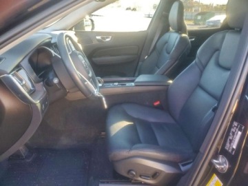 Volvo XC60 II 2022 Volvo XC 60 B5 Momentum 2022 2.0 Benzyna 247KM, zdjęcie 7