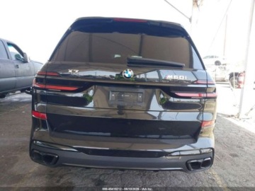 BMW X7 2025 BMW X7 M60i 2025 4.4 Benzyna 523KM, zdjęcie 3