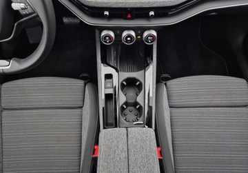 Skoda Superb III Kombi Facelifting 1.5 TSI 150KM 2024 Skoda Superb 1.5eTSI 150KM SelectionPakiety MatrixLED ACC 4Podgrzew.Fot. A, zdjęcie 18