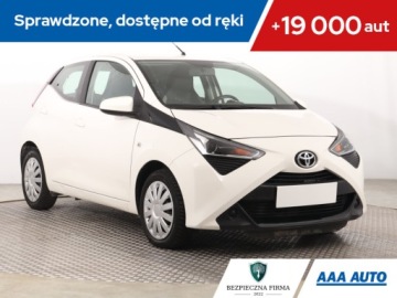 Toyota Aygo II Hatchback 3d Facelifting 1.0 VVT-i 72KM 2020 Toyota Aygo 1.0 VVT-i, Salon Polska