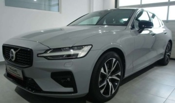 Volvo S60 III Sedan Facelifting 2.0 B5 250KM 2023 Volvo S60 Volvo S60 B5 B AWD Ultimate Dark 2.0 Benzyna 250KM, zdjęcie 3