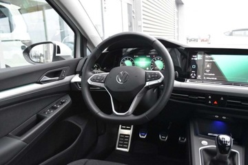 Volkswagen Golf VIII Variant 1.0 TSI 110KM 2023 Volkswagen Golf SalonPL 110KM Life Variant Pakiety Podgrzew.KierownicaFot, zdjęcie 10