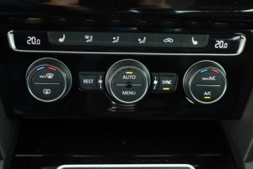 Volkswagen Passat B8 Limousine 1.8 TSI BlueMotion Technology 180KM 2016 VW Passat 1.8 TSI, Salon Polska, Serwis ASO, zdjęcie 9