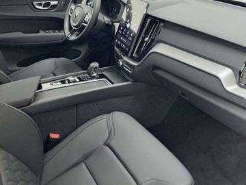 Volvo XC60 II 2025 VOLVO XC60 B5 AWD Core Suv 2.0 (264KM) 2025, zdjęcie 9