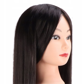 Голова манекена с профессиональным парикмахером