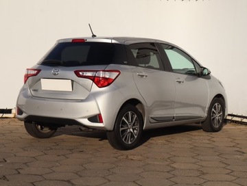 Toyota Yaris III Hatchback 5d Facelifting 2017 1.5 Dual VVT-iE 111KM 2020 Toyota Yaris 1.5 Dual VVT-i, Salon Polska, zdjęcie 4