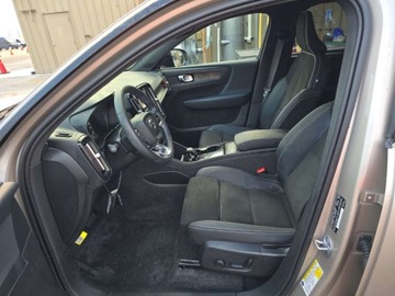 Volvo XC40 2024 Volvo XC 40 Recharge Pure 2024 Elektryczny 405KM, zdjęcie 8