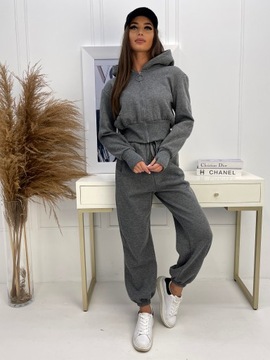 C79 r. M МОДНЫЙ ЖЕНСКИЙ СПОРТИВНЫЙ КОМПЛЕКТ