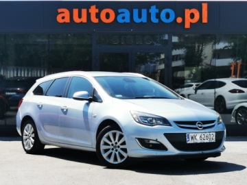 Opel Astra J Sports Tourer Facelifting 1.4 Turbo ECOTEC 140KM 2015 OPEL ASTRA J Sports Tourer 1.4 turbo 140 KM. Cosmo, 147861km, Manual