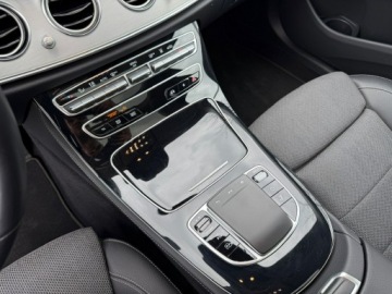 Mercedes Klasa E W213 Kombi Plug-in Facelifting 2.0 E300de 306KM 2022 Mercedes E 300 e Hybryda 50km na prądzie 2022, zdjęcie 15