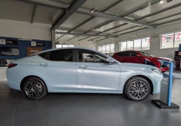 JAC 2025 JAC J7 Kolory dostepne od reki: Czerwony, Szary, Niebieski 1.5 Benzyna, zdjęcie 8