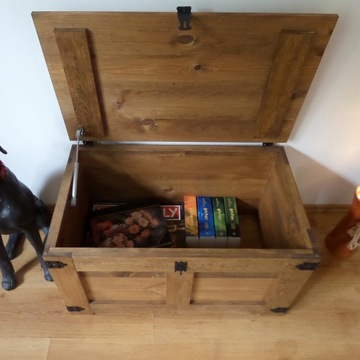 Деревянный садовый ящик для подушек, стола