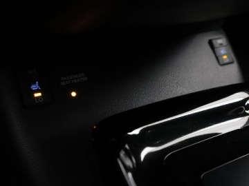 Toyota Prius IV Hatchback 1.8 Hybrid 122KM 2019 Toyota Prius FV23% Executive PHEV skóra grzane, zdjęcie 31