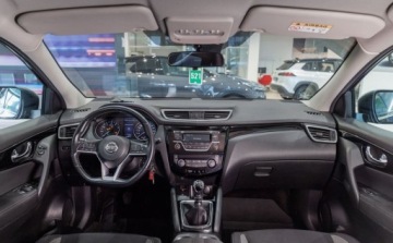 Nissan Qashqai II Crossover Facelifting 1.2 DiG-T 115KM 2018 Nissan Qashqai 1.2 DIG-T Visia 1.2 Benzyna 115KM, zdjęcie 5