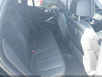 BMW X6 G06 2021 BMW X6 M50I 2021 4.4l 4.4 Benzyna 523KM, zdjęcie 12