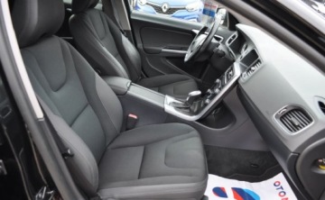 Volvo V60 I Kombi 2.0 D3 163KM 2013 Volvo V60 2.0 D4 165 km Automat nawigacja 2.0 Diesel 163KM, zdjęcie 15