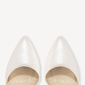 BRILU ŚLUBNE PERŁOWE CZÓŁENKA Z PASKAMI IVORY 38