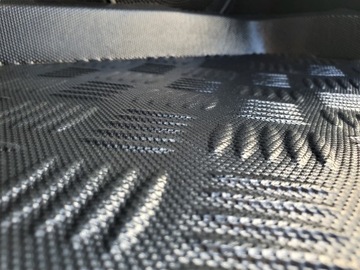 PEUGEOT 107 (2005-2014) ВСТАВКА В БАГАЖНИК