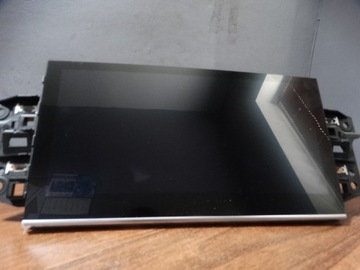 IDEALNY MONITOR WYŚWIETLACZ LCD AUDI Q8 1
