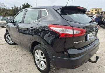Nissan Qashqai II Crossover 1.2 DIG-T 115KM 2014 Nissan Qashqai Bogata wersja 1.2 Benzyna 116KM, zdjęcie 3