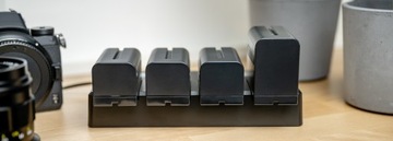 Четырехканальное зарядное устройство Newell DF-4CH для NP-F970