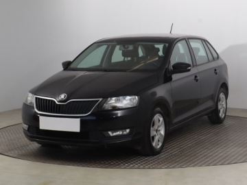 Skoda Rapid II Liftback Facelifting 1.0 TSI 110KM 2017 Skoda Rapid Spaceback 1.0 TSI, Salon Polska, zdjęcie 1