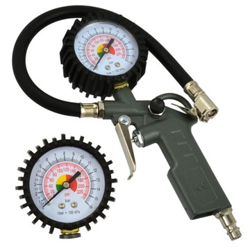 Накачивающий пистолет с большим манометром.