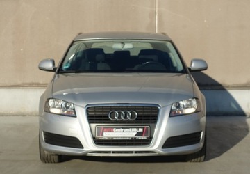 Audi A3 8P Hatchback 3d 1.6 102KM 2010 Audi A3 1.6 MPI 102KMLiftKlimatronikNiski przebieg 1.6 Benzyna 102KM, zdjęcie 4