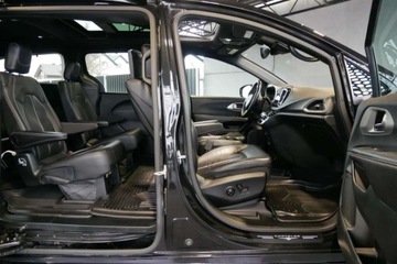 Chrysler Pacifica II 3.6 V6 291KM 2018 Chrysler Pacifica 3.6L V6 Pentastar 291KM StowN Go,S,Kam.360,Radar,Panoram, zdjęcie 8