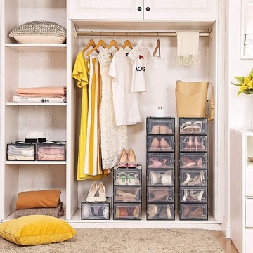 18 коробок органайзеров для обуви и контейнеров для обуви с вентиляционными отверстиями.