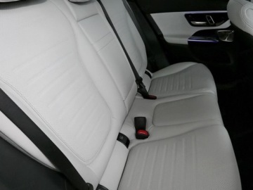 Mercedes GLC C254/X254 Coupe 2.0 220d 197KM 2026 MERCEDES-BENZ GLC 220 d 4-Matic AMG Line 2.0 (197KM) 2026, zdjęcie 9