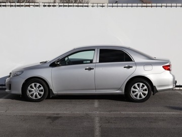 Toyota Corolla X Sedan 1.6 Valvematic 132KM 2010 Toyota Corolla 1.6 Valvematic, Salon Polska, zdjęcie 2