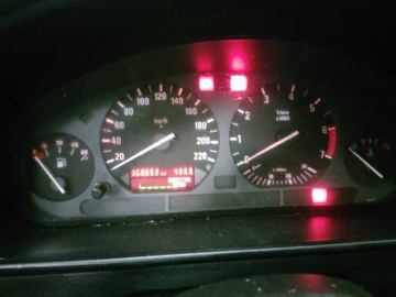 PŘÍSTROJOVÁ DESKA BUDÍKY BMW E36 316I 1.6 8V 8353821