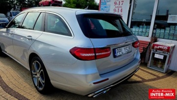 Mercedes Klasa E W213 Kombi 2.0 220d 194KM 2020 Mercedes-Benz Klasa E Niski przebieg Idealne bogata wersja AUTOMAT 2.0, zdjęcie 4