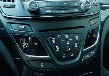 Opel Insignia I Sedan Facelifting 2.0 CDTI Ecotec 170KM 2015 Opel Insignia 2.0 CDTI 170KM Cosmo Liftback SalonPL SerwisASO FV23 Gwaranc, zdjęcie 16