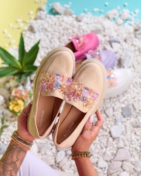 БЕЖЕВЫЕ ЖЕНСКИЕ МОКАСИНЫ С ДЕКОРИРОВАНИЕМ CRYSTAL GLAM 40