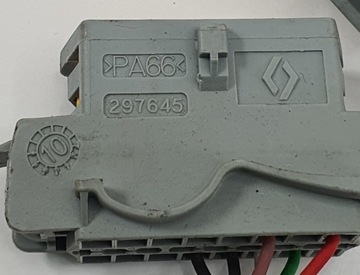HNÍZDO DIAGNOSTIKA OBD2 RENAULT TWINGO II