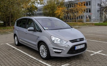 Ford S-Max I Van Facelifting 2.0 Duratorq TDCi DPF 140KM 2011 Ford S-Max 2,0TDCI Automat Lift Skory Bezwypadkowy 7-osobowy 2.0 Diesel, zdjęcie 5