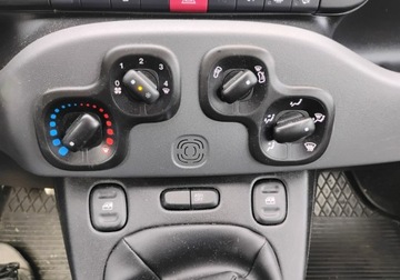 Fiat Panda III Hatchback 5d seria 4 1.0 Hybrid 70KM 2022 Fiat Panda 2022r, SALON POLSKA. 1.0 HYBRID. Uszkodzony. Poobijany. Jezdzi., zdjęcie 10