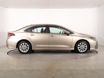 Toyota Corolla XII Sedan 1.5 VVT-i 125KM 2022 Toyota Corolla 1.5 VVT-i, Salon Polska, zdjęcie 5