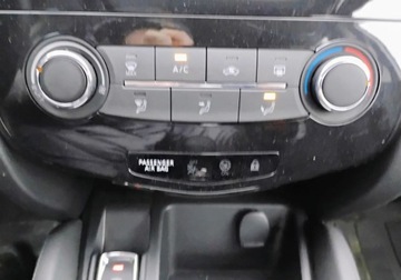 Nissan Qashqai II Crossover 1.2 DIG-T 115KM 2015 Nissan Qashqai 2015r, Salonowy, 1.2 Benzyna. Uszkodzony. Poobijany. Jezdzi., zdjęcie 14