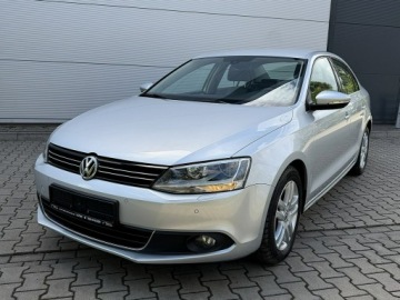 Volkswagen Jetta VI Sedan 1.6 TDI CR DPF 105KM 2013 Volkswagen Jetta Climatronic PDC Navi Gwarancja, zdjęcie 1