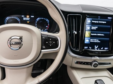 Volvo XC60 II 2021 VOLVO XC60 B4 D AWD Momentum Pro aut Suv 197KM 2021, zdjęcie 15